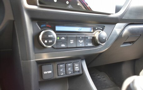 Toyota Auris II, 2013 год, 1 299 000 рублей, 21 фотография