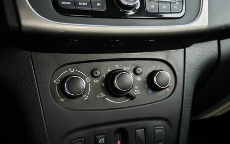 Renault Sandero II рестайлинг, 2018 год, 1 050 000 рублей, 10 фотография