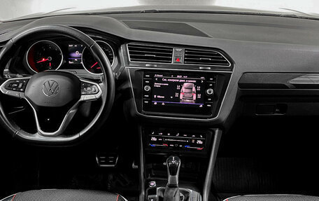 Volkswagen Tiguan II, 2021 год, 2 717 000 рублей, 20 фотография