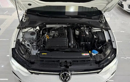 Volkswagen Golf VIII, 2022 год, 1 590 017 рублей, 14 фотография