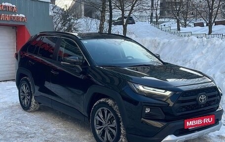 Toyota RAV4, 2023 год, 3 900 000 рублей, 2 фотография