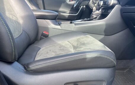 Toyota RAV4, 2023 год, 3 900 000 рублей, 12 фотография