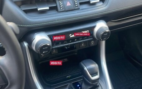 Toyota RAV4, 2023 год, 3 900 000 рублей, 10 фотография