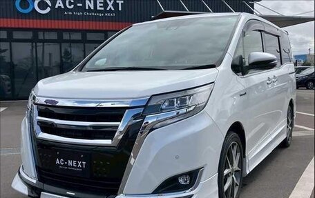 Toyota Esquire I, 2017 год, 1 950 000 рублей, 1 фотография