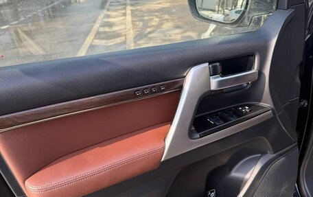 Toyota Land Cruiser 200, 2015 год, 5 620 000 рублей, 12 фотография