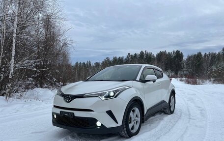 Toyota C-HR I рестайлинг, 2017 год, 1 749 000 рублей, 3 фотография