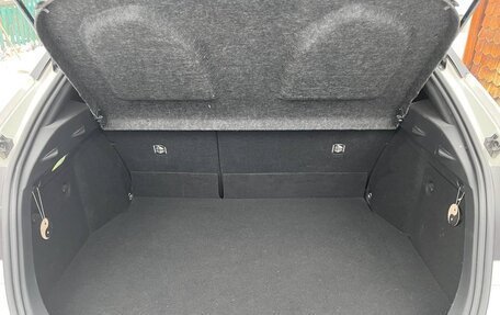 Toyota C-HR I рестайлинг, 2017 год, 1 749 000 рублей, 14 фотография