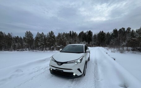 Toyota C-HR I рестайлинг, 2017 год, 1 749 000 рублей, 17 фотография