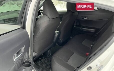 Toyota C-HR I рестайлинг, 2017 год, 1 749 000 рублей, 10 фотография