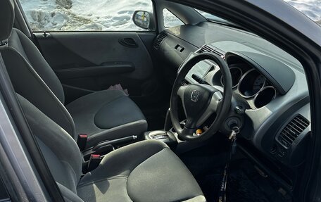 Honda Fit III, 2004 год, 280 000 рублей, 6 фотография