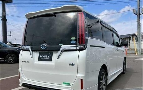 Toyota Esquire I, 2017 год, 1 950 000 рублей, 8 фотография