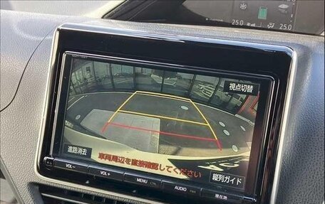 Toyota Esquire I, 2017 год, 1 950 000 рублей, 23 фотография