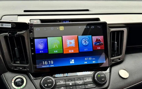 Toyota RAV4, 2019 год, 2 200 001 рублей, 11 фотография