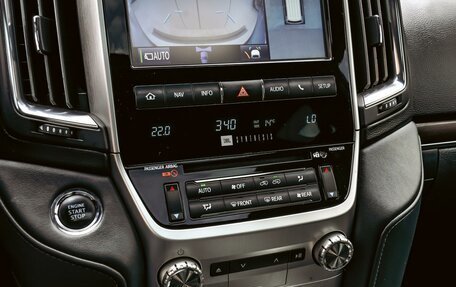 Toyota Land Cruiser 200, 2018 год, 6 690 000 рублей, 16 фотография