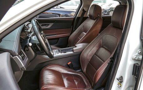 Jaguar XF II, 2016 год, 2 120 000 рублей, 13 фотография