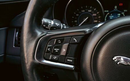 Jaguar XF II, 2016 год, 2 120 000 рублей, 18 фотография