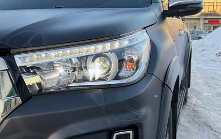 Toyota Hilux VIII, 2018 год, 3 750 000 рублей, 21 фотография