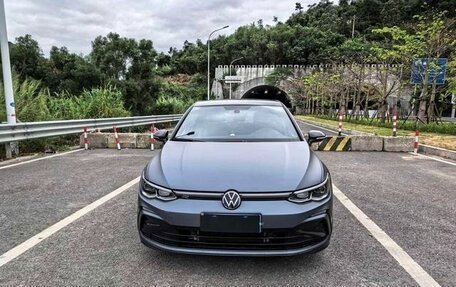 Volkswagen Golf VIII, 2023 год, 1 988 000 рублей, 2 фотография