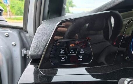 Volkswagen Golf VIII, 2023 год, 1 988 000 рублей, 15 фотография