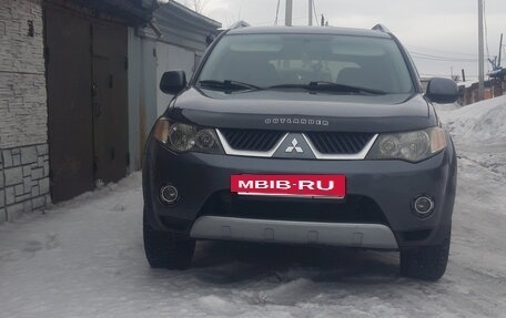 Mitsubishi Outlander III рестайлинг 3, 2008 год, 1 240 000 рублей, 10 фотография