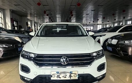 Volkswagen T-Roc I, 2022 год, 1 850 000 рублей, 2 фотография