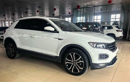 Volkswagen T-Roc I, 2022 год, 1 850 000 рублей, 3 фотография