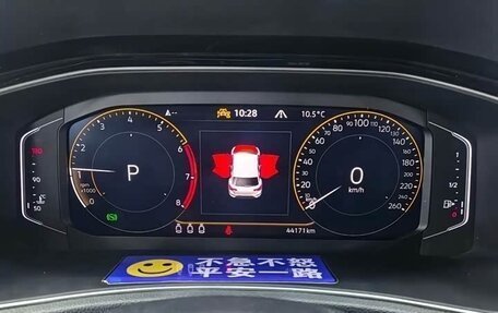 Volkswagen T-Roc I, 2022 год, 1 850 000 рублей, 9 фотография