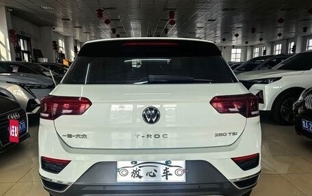 Volkswagen T-Roc I, 2022 год, 1 850 000 рублей, 5 фотография