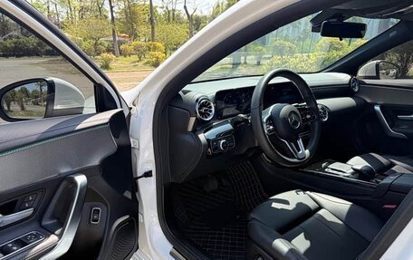 Mercedes-Benz A-Класс, 2021 год, 1 720 000 рублей, 10 фотография