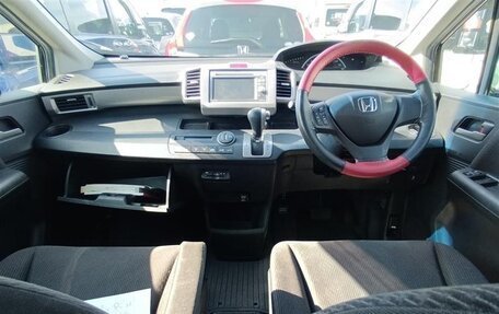 Honda Freed I, 2013 год, 785 000 рублей, 15 фотография