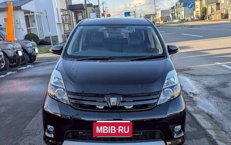 Toyota ISis I, 2015 год, 1 067 000 рублей, 2 фотография