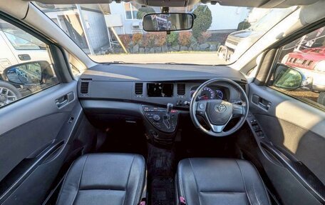 Toyota ISis I, 2015 год, 1 067 000 рублей, 14 фотография