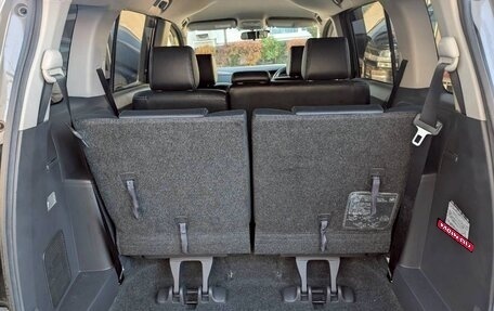 Toyota ISis I, 2015 год, 1 067 000 рублей, 23 фотография