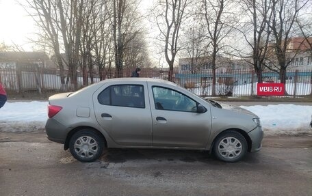 Renault Logan II, 2015 год, 420 000 рублей, 5 фотография