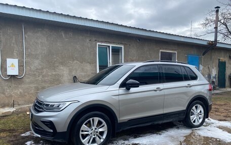 Volkswagen Tiguan II, 2021 год, 3 250 000 рублей, 2 фотография