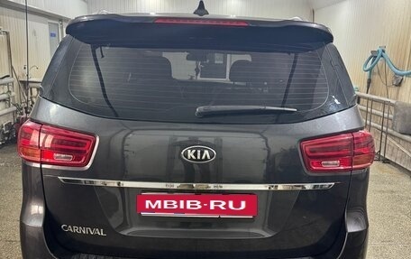 KIA Carnival III, 2019 год, 2 950 000 рублей, 3 фотография