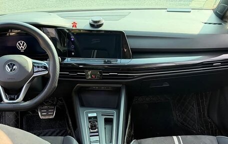Volkswagen Golf VIII, 2022 год, 1 670 000 рублей, 13 фотография