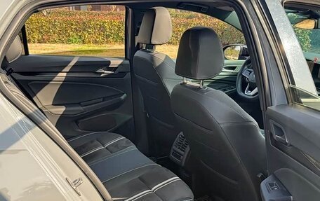 Volkswagen Golf VIII, 2022 год, 1 670 000 рублей, 18 фотография