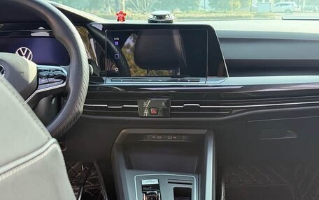 Volkswagen Golf VIII, 2022 год, 1 670 000 рублей, 14 фотография