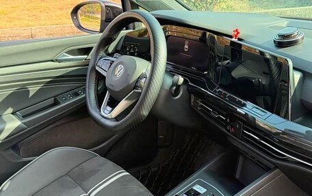 Volkswagen Golf VIII, 2022 год, 1 670 000 рублей, 17 фотография