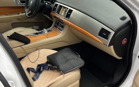 Jaguar XF I рестайлинг, 2013 год, 1 430 000 рублей, 11 фотография