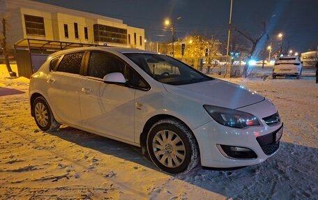 Opel Astra J, 2013 год, 990 000 рублей, 2 фотография