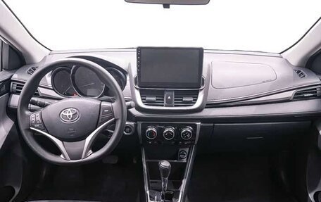 Toyota Yaris XP150 рестайлинг, 2022 год, 1 215 000 рублей, 10 фотография