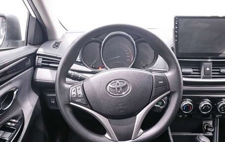 Toyota Yaris XP150 рестайлинг, 2022 год, 1 215 000 рублей, 16 фотография