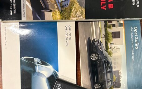 Opel Zafira B, 2012 год, 707 707 рублей, 26 фотография