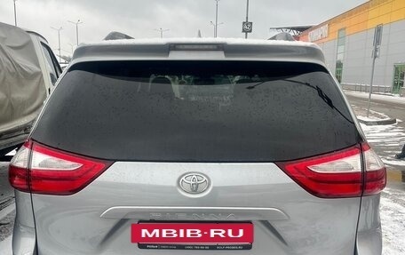 Toyota Sienna III, 2018 год, 4 290 000 рублей, 4 фотография