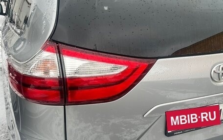 Toyota Sienna III, 2018 год, 4 290 000 рублей, 2 фотография