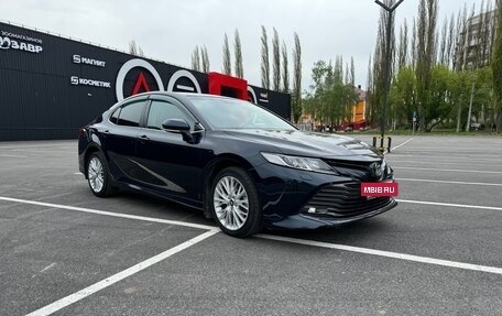 Toyota Camry, 2020 год, 3 050 000 рублей, 2 фотография