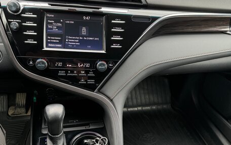 Toyota Camry, 2020 год, 3 050 000 рублей, 6 фотография