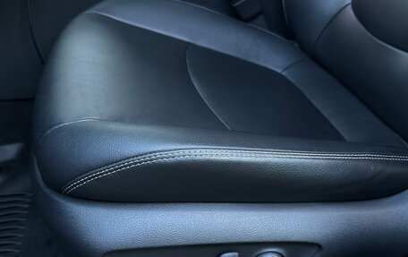 Toyota RAV4, 2019 год, 3 650 000 рублей, 9 фотография